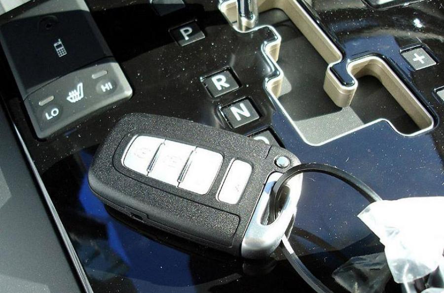  Kia Borrego 2009 года  (фото 70 из 345)